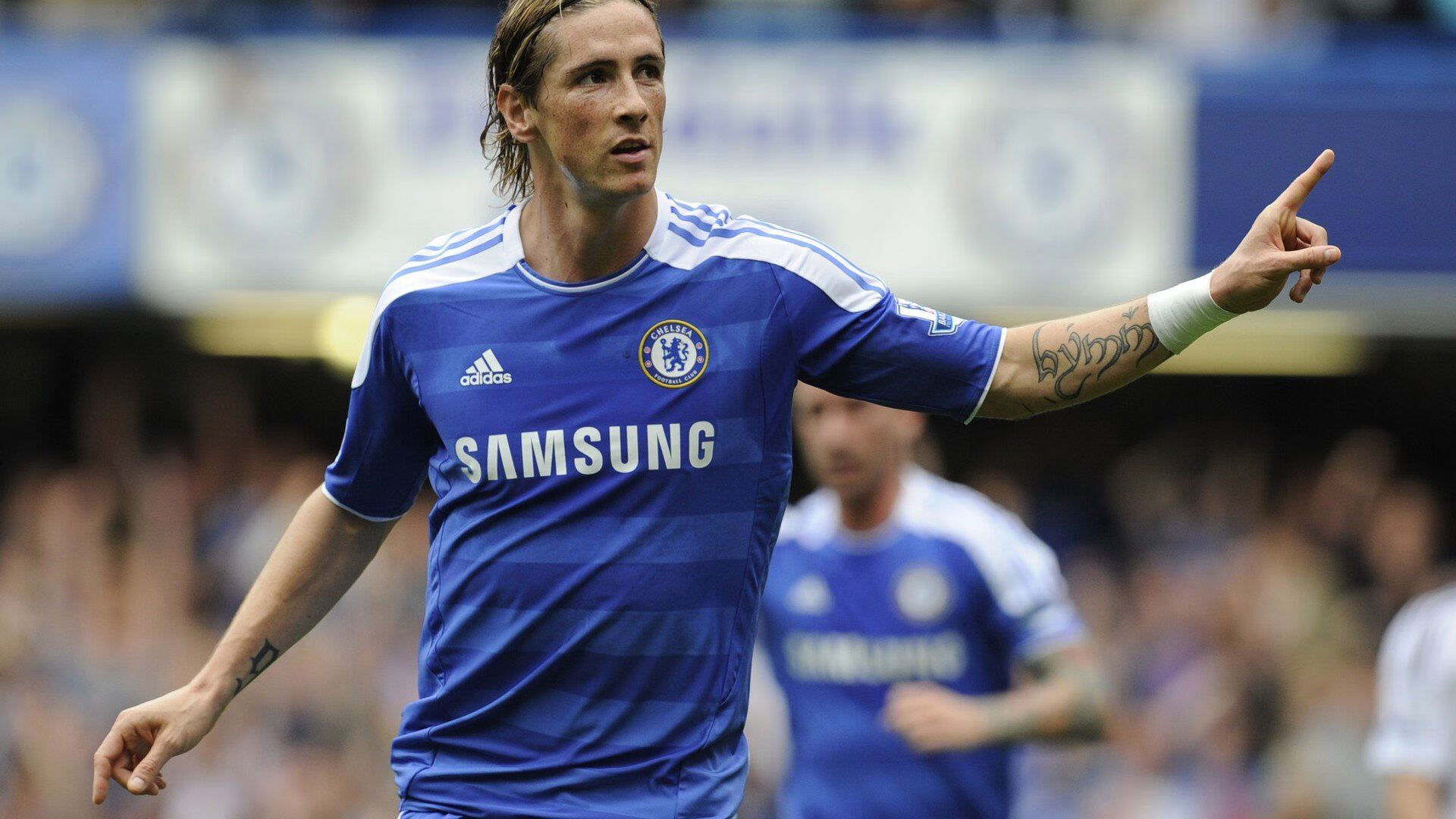 欧冠决赛之夜，爱德华兹持续制造杀伤，改写历史的一战