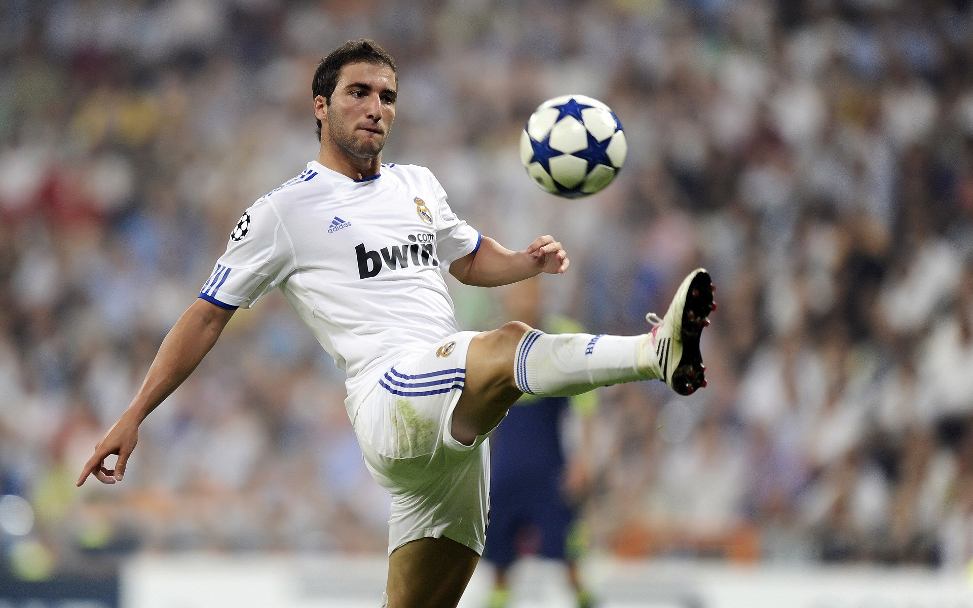 牙买加飞人撕裂郁金香防线，一场改写足球美学的抢七之战