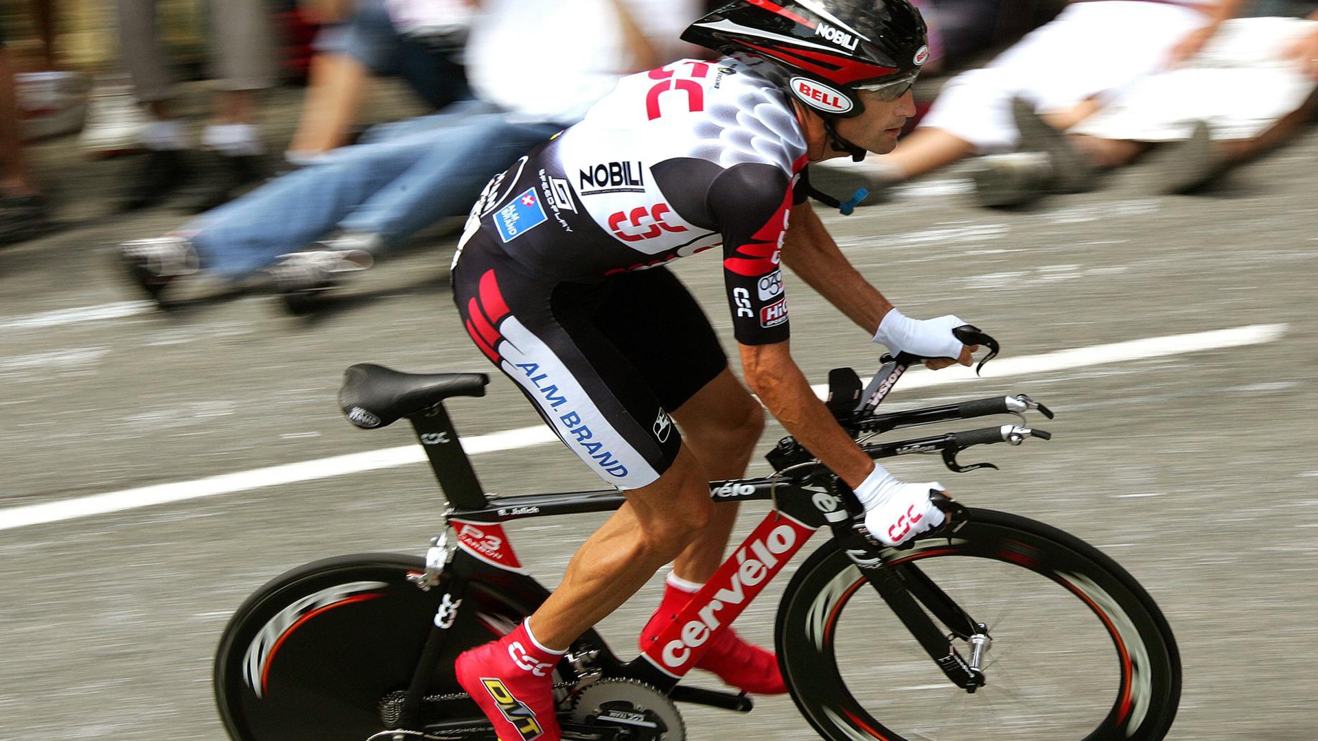 横扫之夜，拉文统治全场，上海队力克青岛队